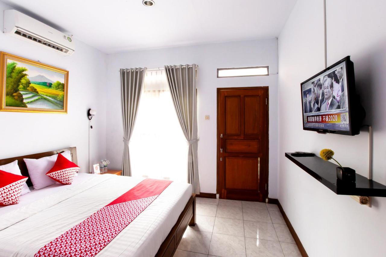 OYO 569 Cigadung Guest House Syariah Bandung Bagian luar foto