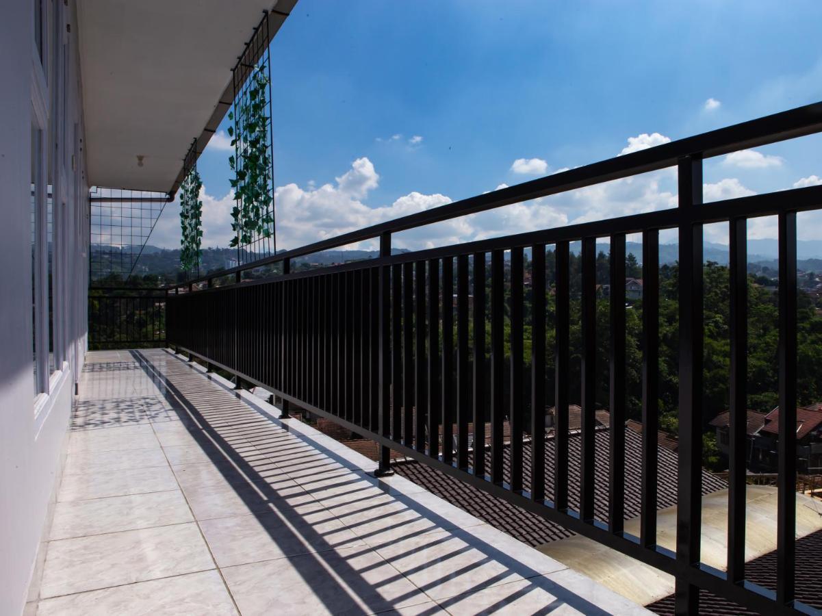OYO 569 Cigadung Guest House Syariah Bandung Bagian luar foto