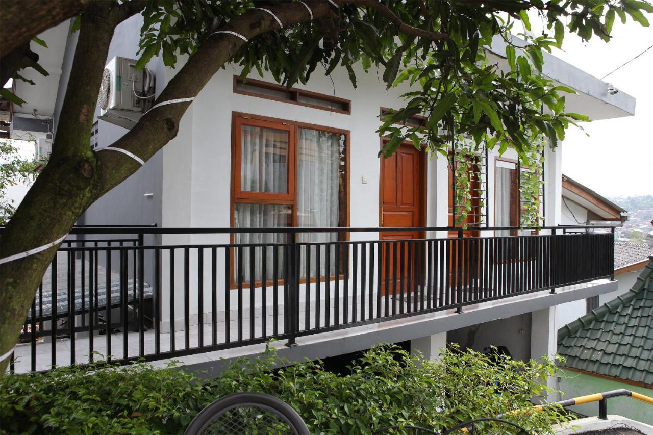 OYO 569 Cigadung Guest House Syariah Bandung Bagian luar foto
