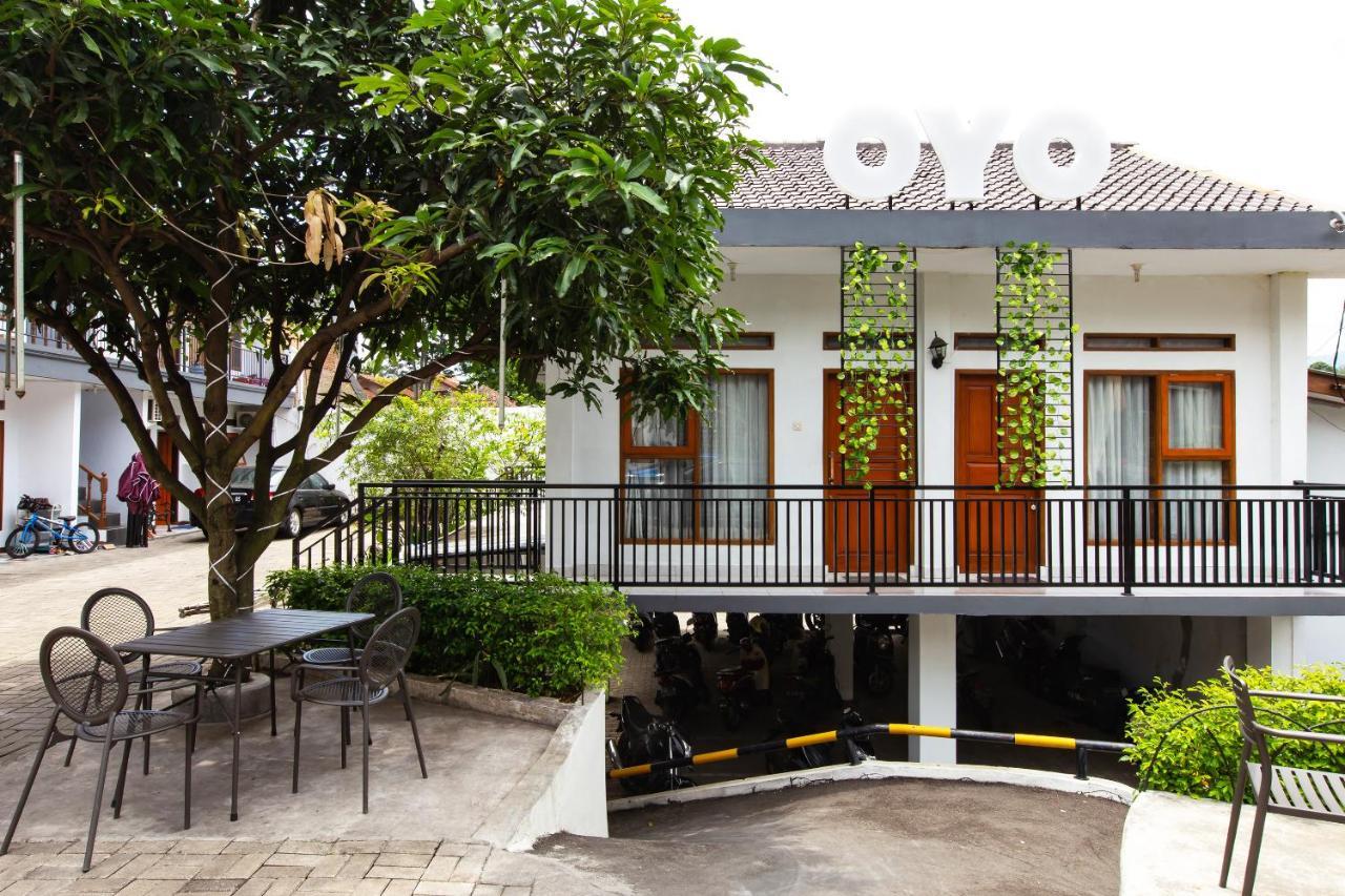 OYO 569 Cigadung Guest House Syariah Bandung Bagian luar foto