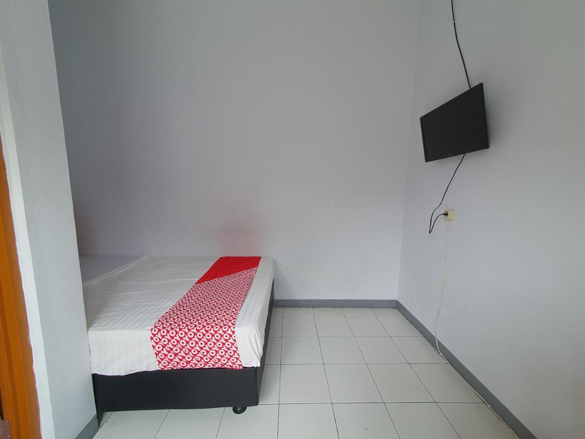 OYO 569 Cigadung Guest House Syariah Bandung Bagian luar foto