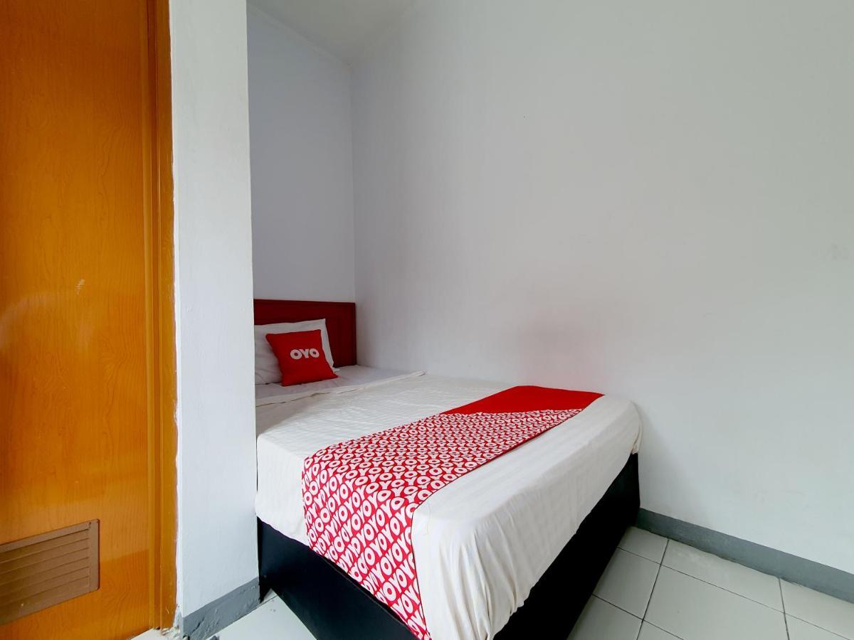 OYO 569 Cigadung Guest House Syariah Bandung Bagian luar foto