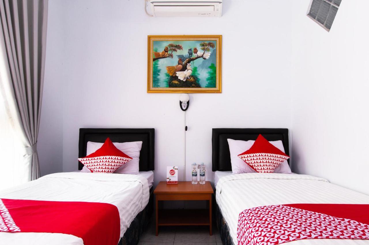 OYO 569 Cigadung Guest House Syariah Bandung Bagian luar foto