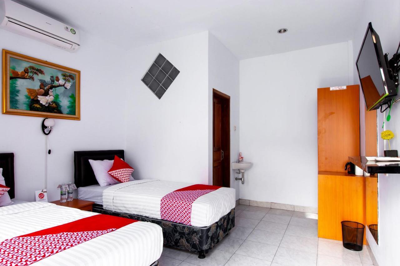 OYO 569 Cigadung Guest House Syariah Bandung Bagian luar foto