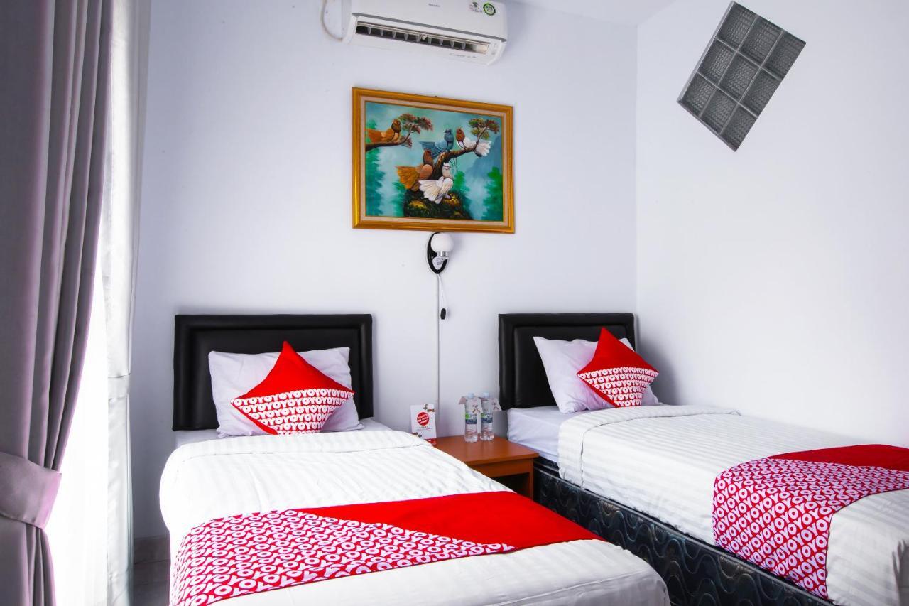 OYO 569 Cigadung Guest House Syariah Bandung Bagian luar foto